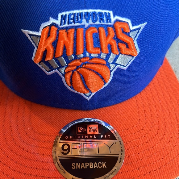 New Era 🔥 New York Knicks 9 Fifty SnapBack Hat - Picture 4 of 7